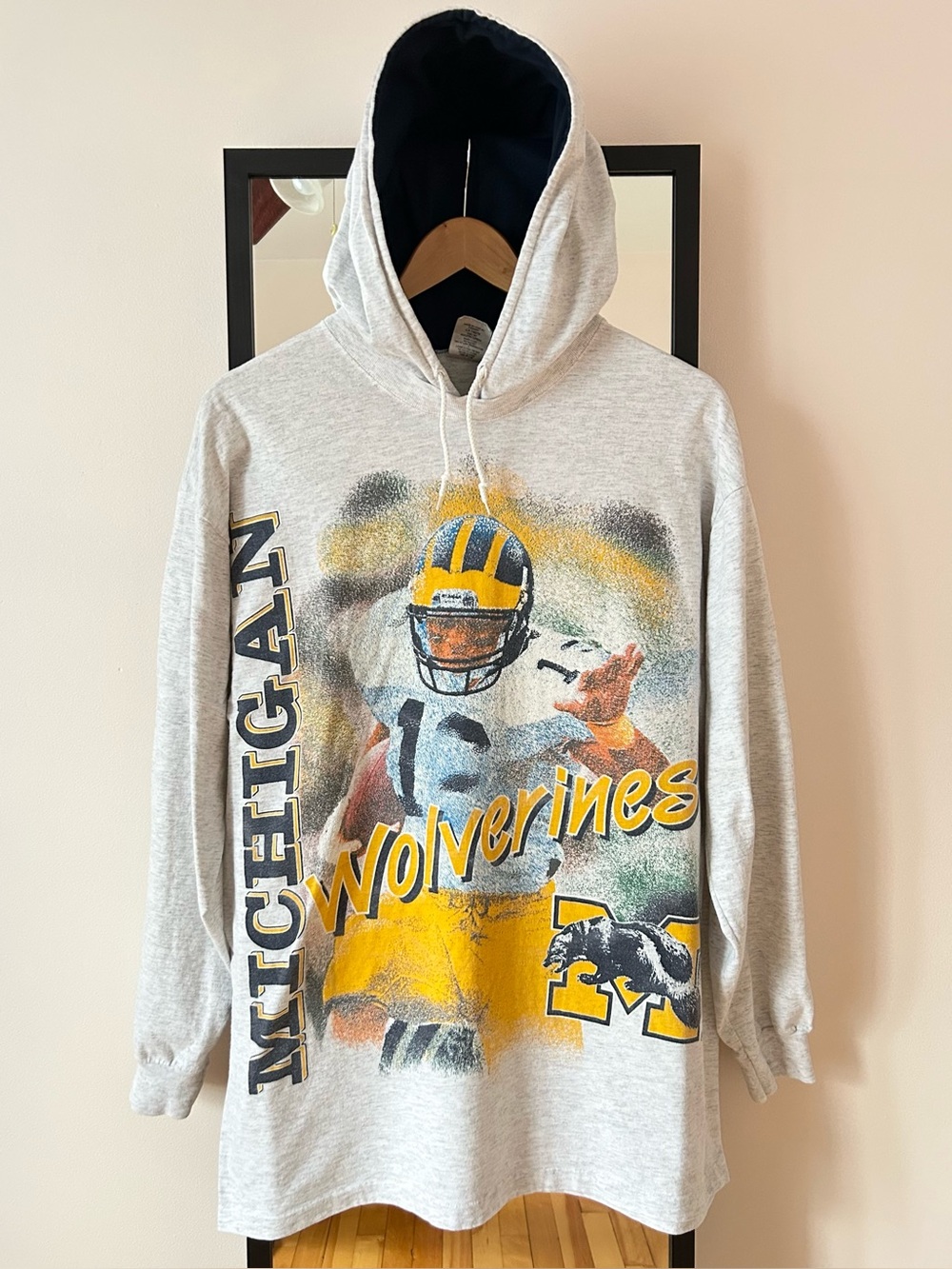 Vintage 90s Bulletin Michigan State Wolverines long sleeve tee shirt NCAA hoodie
